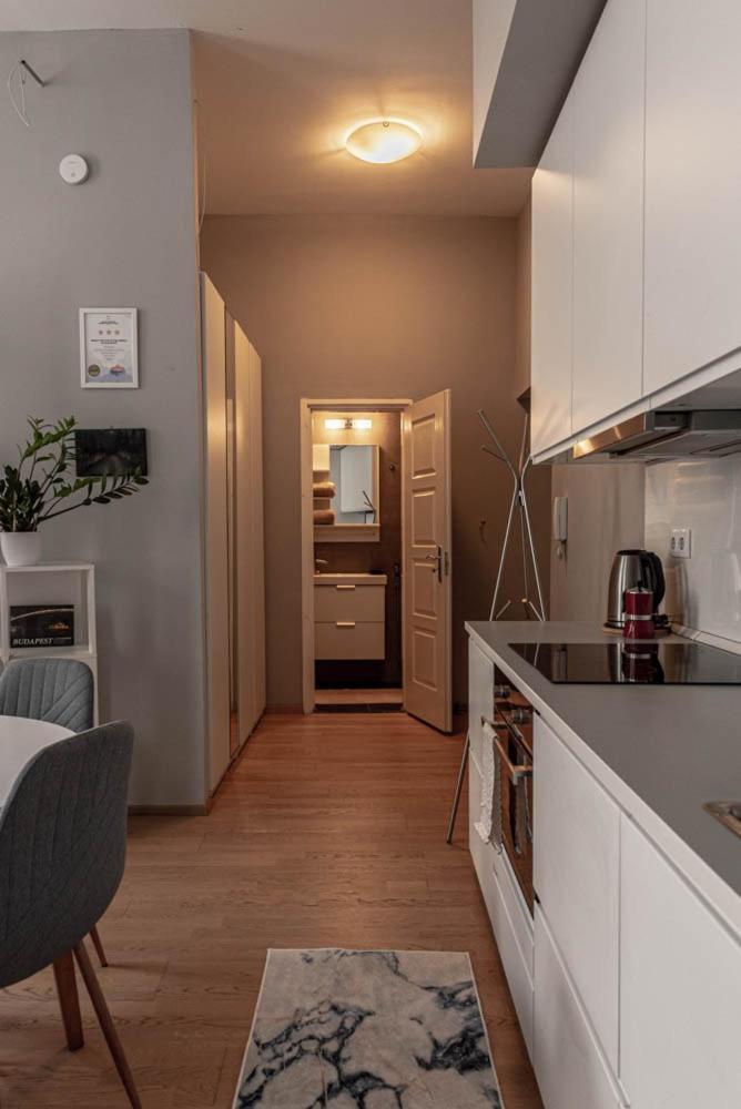 Apartamento Maria Topfive With Free Private Parking Budapest Exterior foto